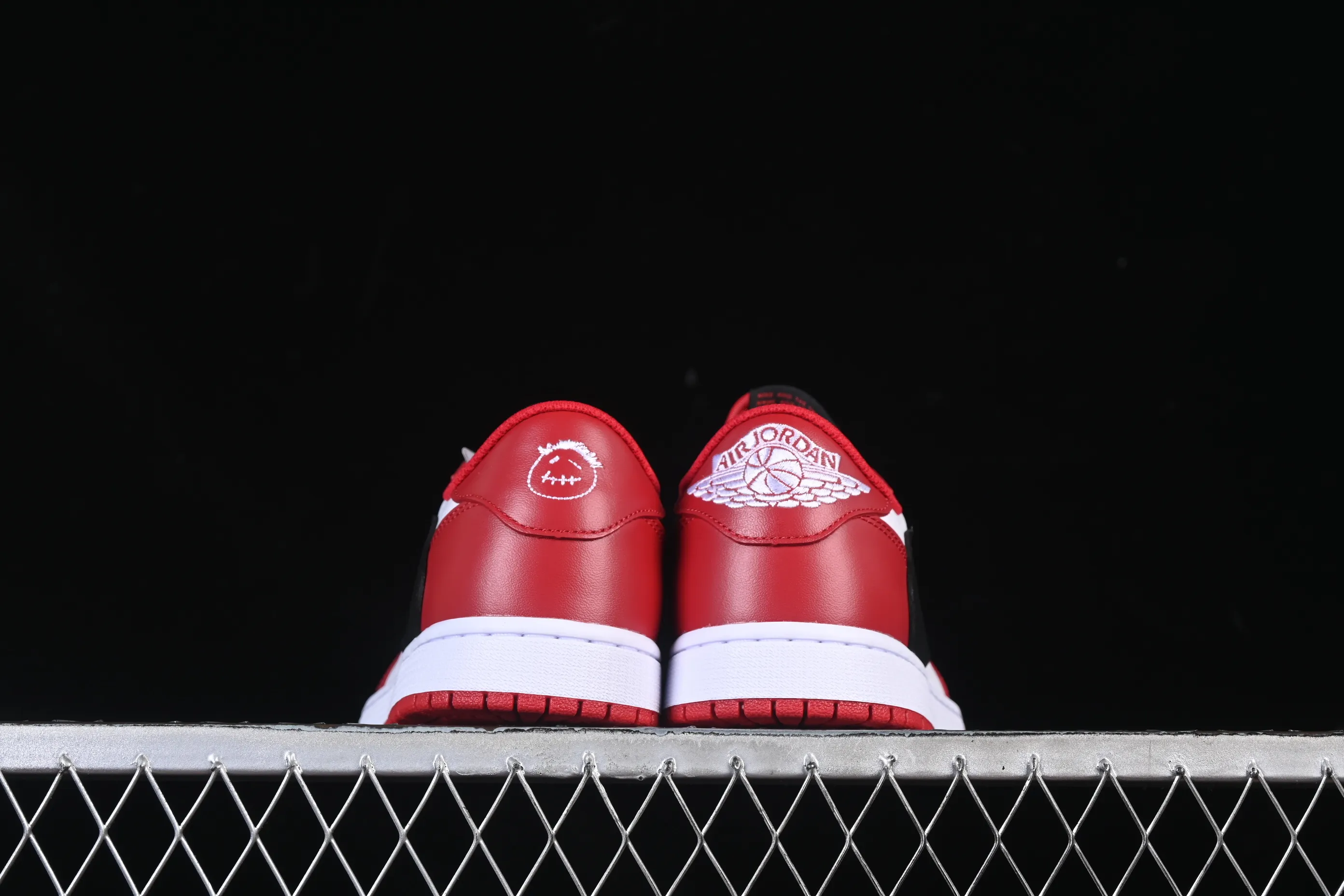 All categories Air Jordan Jordan series basketball shoes Air Jordan 1 Low foreign trade version Travis Scott x Air Jordan 1 Low OG AJ1 Joe 1 undercut low DM7866-101